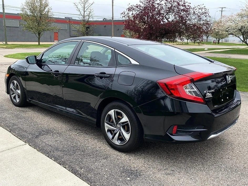 2019 Honda Civic 10th Gen - Image 5 of 31