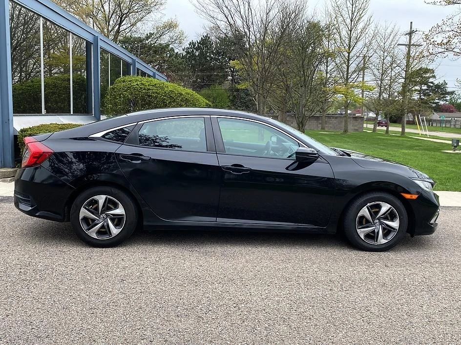 2019 Honda Civic 10th Gen - Image 8 of 31