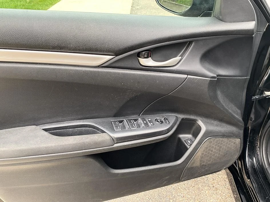 2019 Honda Civic 10th Gen - Image 15 of 31