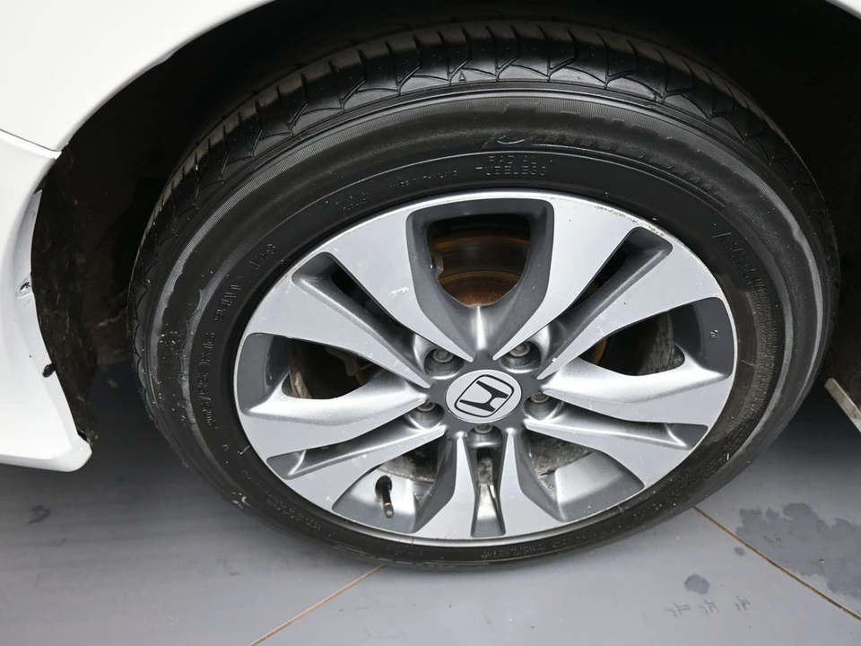 2019 Honda Civic 10th Gen - Image 12 of 31