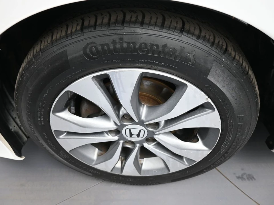 2019 Honda Civic 10th Gen - Image 14 of 31