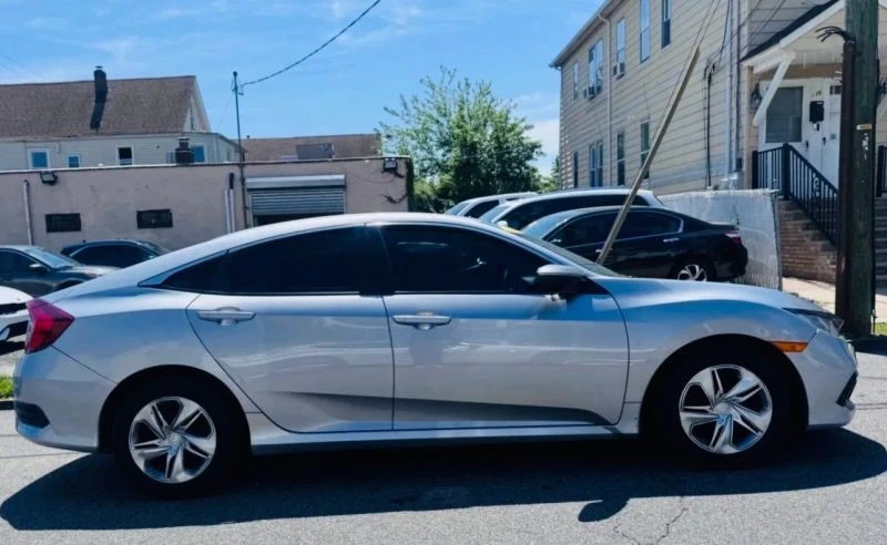 2019 Honda Civic 10th Gen - Image 2 of 4