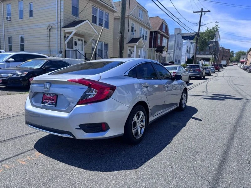 2019 Honda Civic 10th Gen - Image 5 of 12
