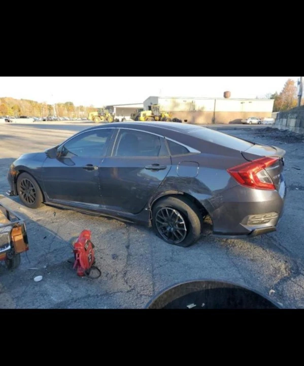 2019 Honda Civic 10th Gen - Image 17 of 25