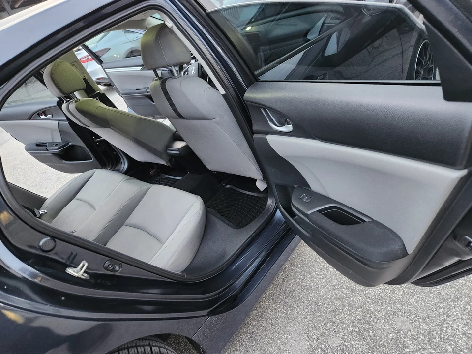 2019 Honda Civic 10th Gen - Image 10 of 25