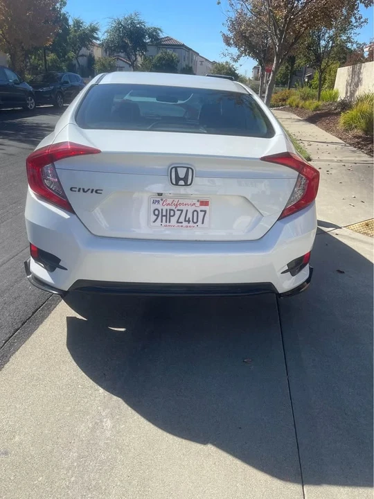 2019 Honda Civic 10th Gen - Image 3 of 7
