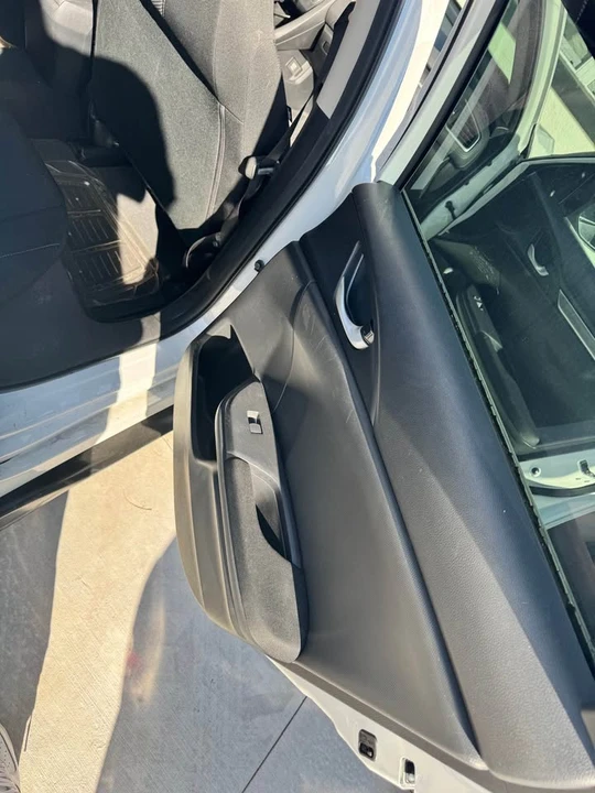 2019 Honda Civic 10th Gen - Image 8 of 18