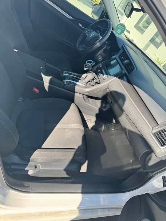 2019 Honda Civic 10th Gen - Image 5 of 18