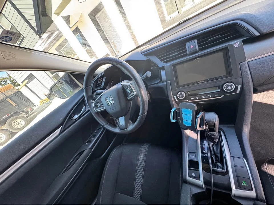 2019 Honda Civic 10th Gen - Image 9 of 18