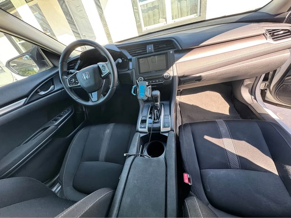 2019 Honda Civic 10th Gen - Image 11 of 18