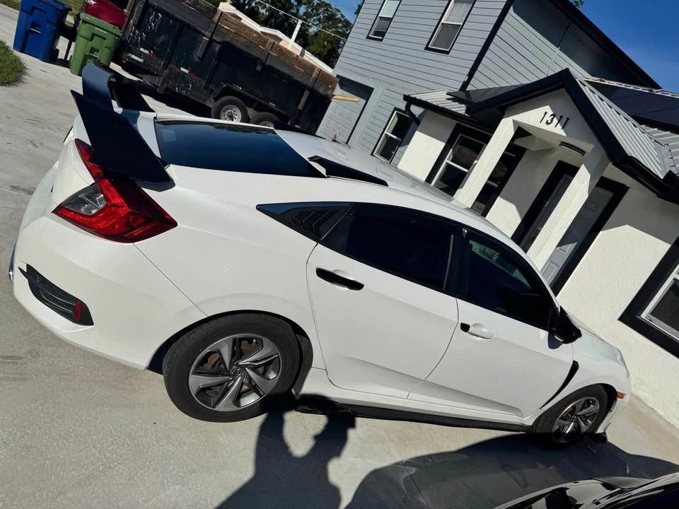 2019 Honda Civic 10th Gen - Image 2 of 18