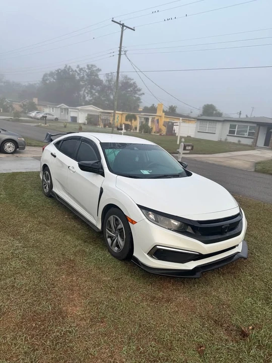 2019 Honda Civic 10th Gen - Image 14 of 18