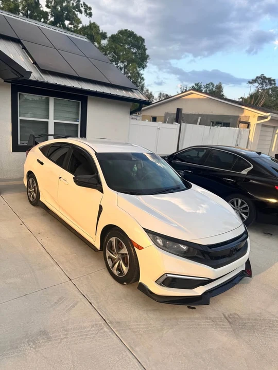 2019 Honda Civic 10th Gen - Image 17 of 18