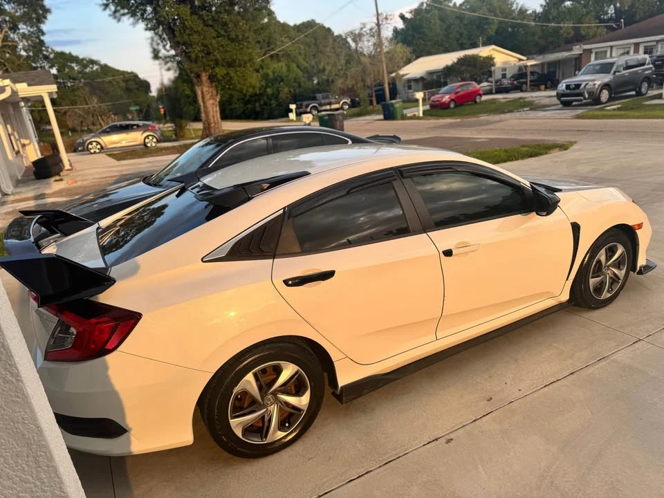 2019 Honda Civic 10th Gen - Image 18 of 18