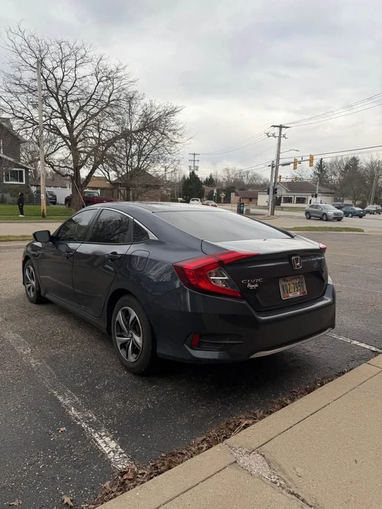 2019 Honda Civic 10th Gen - Image 3 of 9