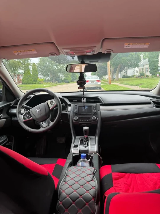 2019 Honda Civic 10th Gen - Image 7 of 9
