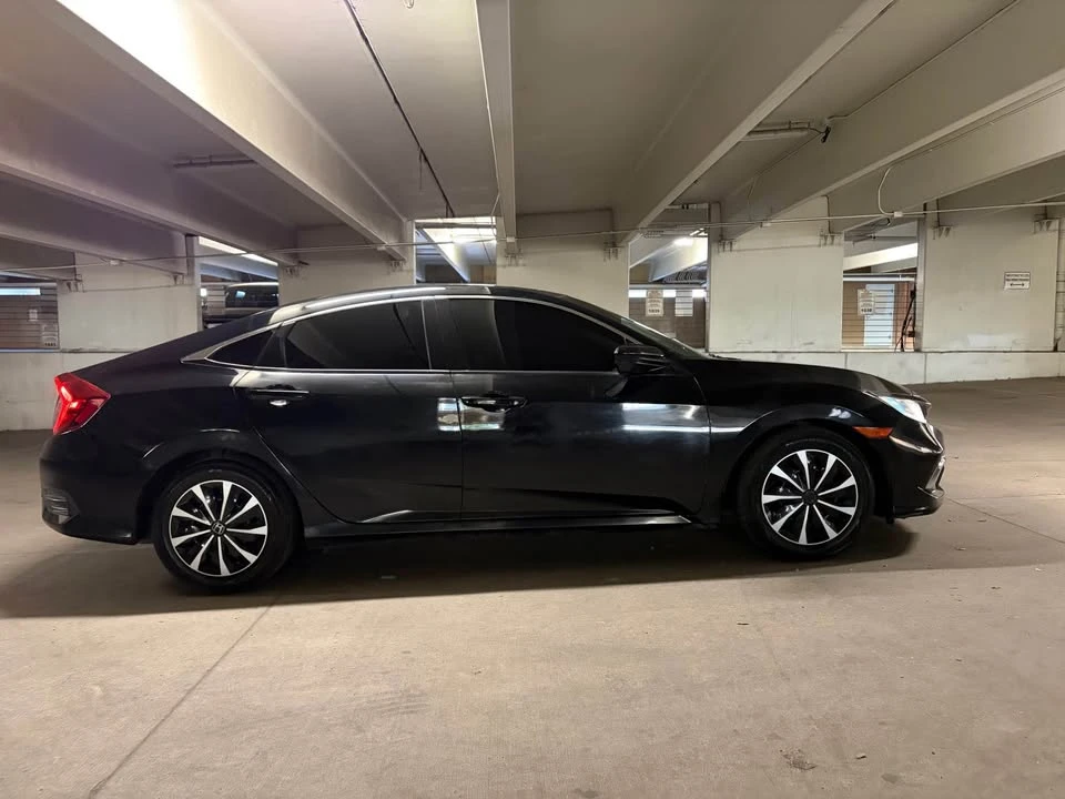 2019 Honda Civic 10th Gen - Image 4 of 10
