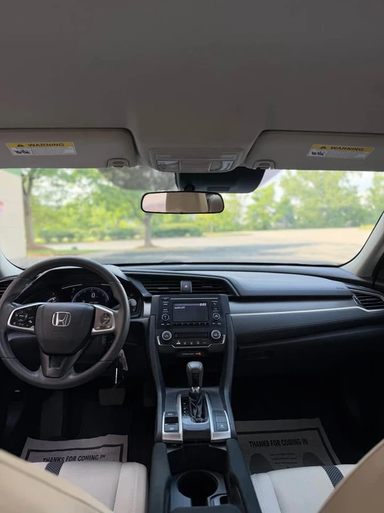 2019 Honda Civic 10th Gen - Image 14 of 17
