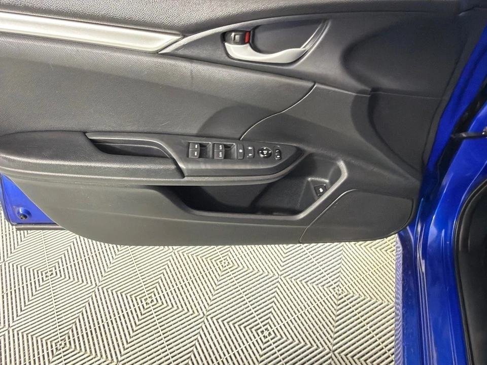 2019 Honda Civic 10th Gen - Image 10 of 25