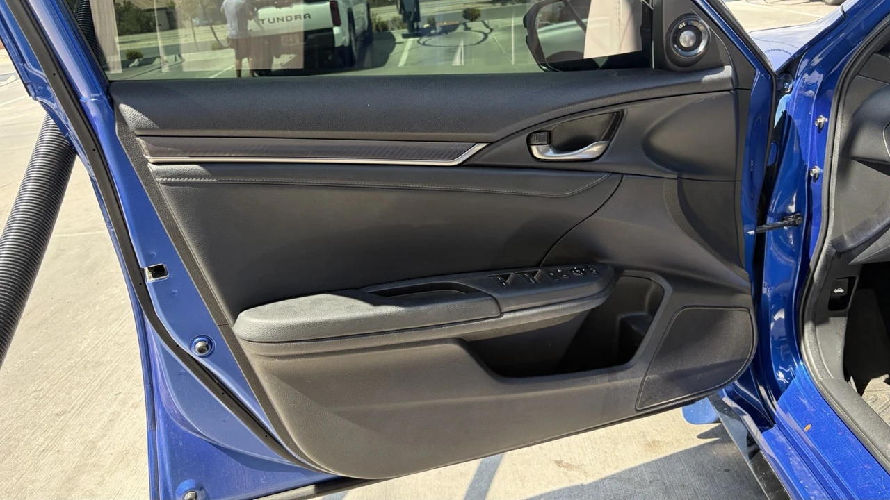 2019 Honda Civic 10th Gen - Image 18 of 24