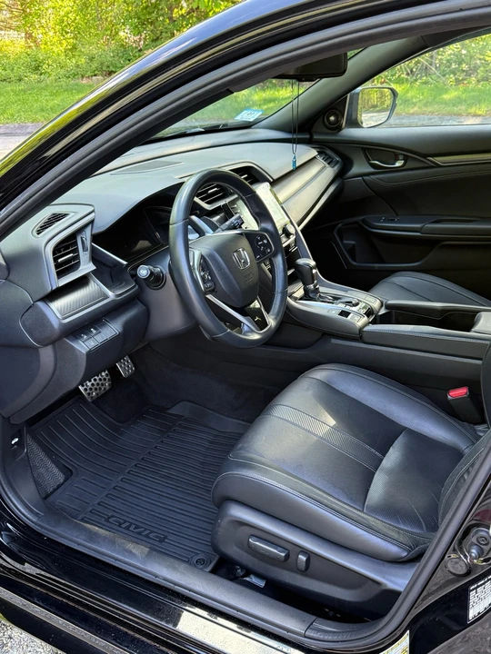 2019 Honda Civic 10th Gen - Image 16 of 28