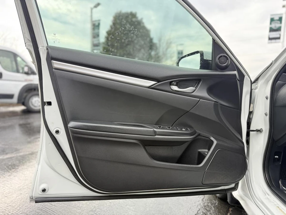 2019 Honda Civic 10th Gen - Image 15 of 21