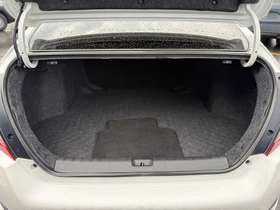 2019 Honda Civic 10th Gen - Image 10 of 21