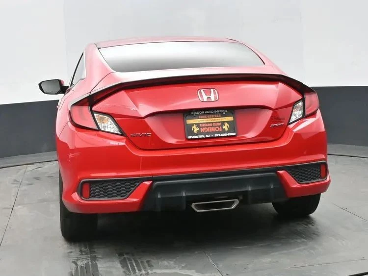 2019 Honda Civic 10th Gen - Image 8 of 12