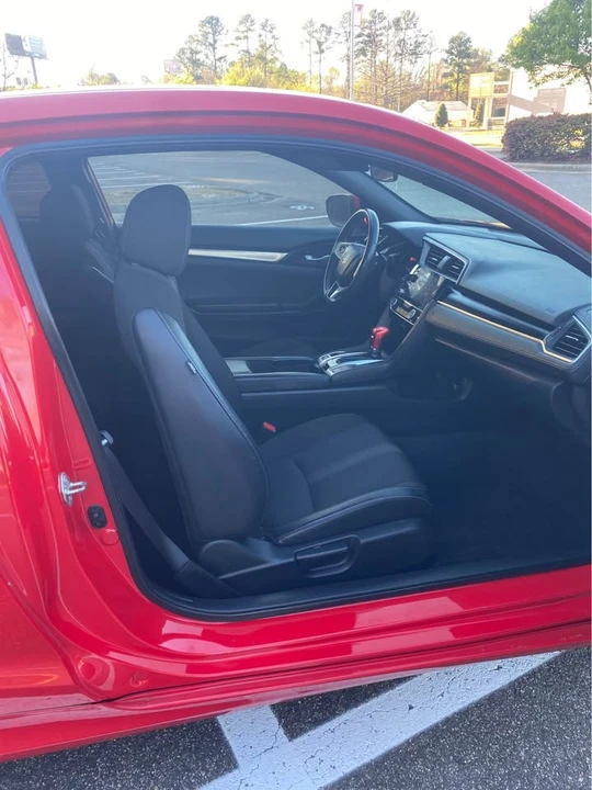 2019 Honda Civic 10th Gen - Image 10 of 15