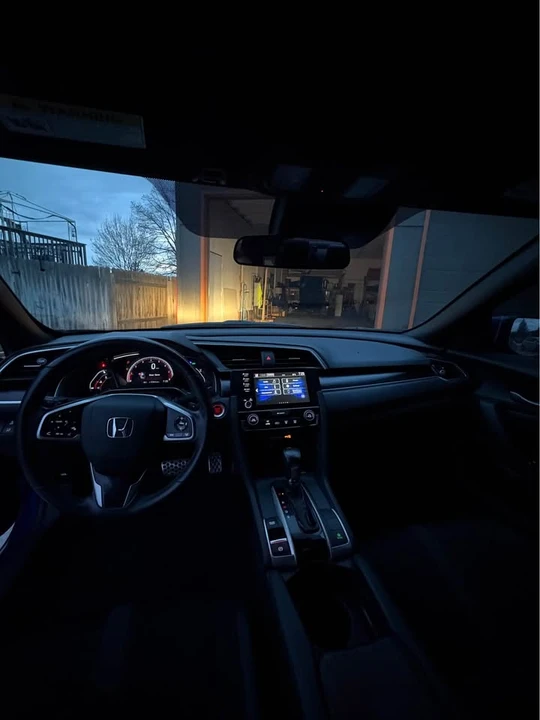 2019 Honda Civic 10th Gen - Image 9 of 10