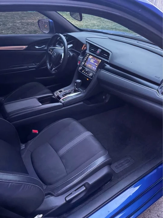 2019 Honda Civic 10th Gen - Image 6 of 10