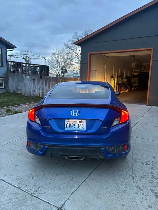 2019 Honda Civic 10th Gen - Image 4 of 10