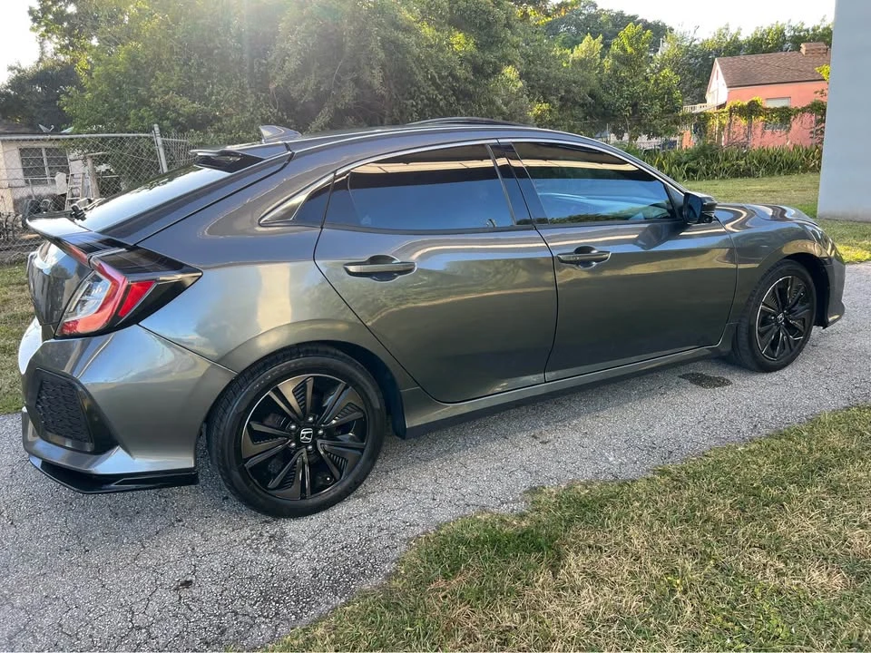 2019 Honda Civic 10th Gen - Image 5 of 19