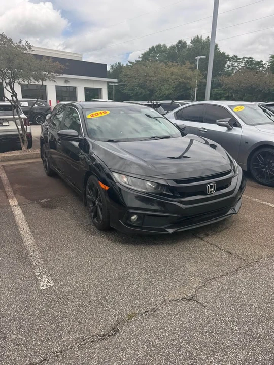 2019 Honda Civic 10th Gen - Image 2 of 4