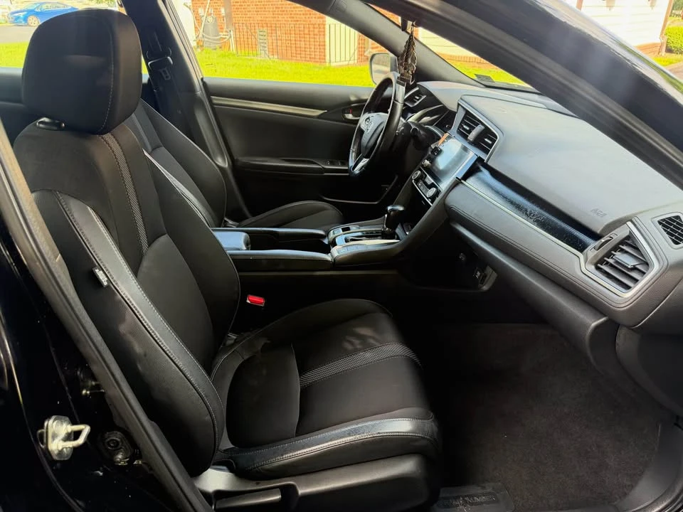 2019 Honda Civic 10th Gen - Image 8 of 18