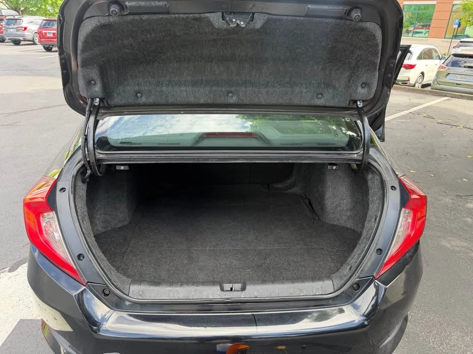 2019 Honda Civic 10th Gen - Image 12 of 18