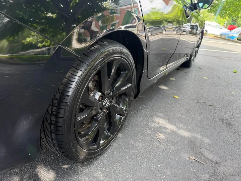 2019 Honda Civic 10th Gen - Image 14 of 18