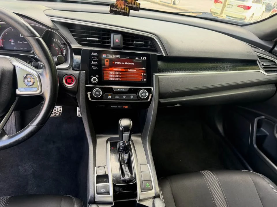 2019 Honda Civic 10th Gen - Image 9 of 18