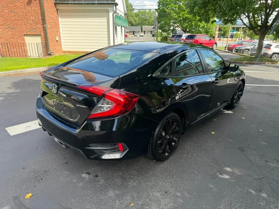 2019 Honda Civic 10th Gen - Image 10 of 18