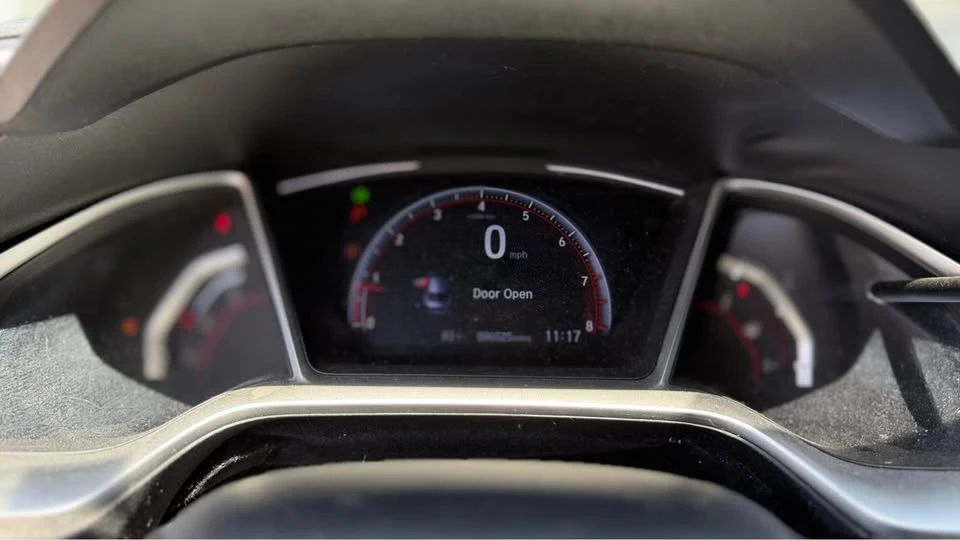 2019 Honda Civic 10th Gen - Image 9 of 12