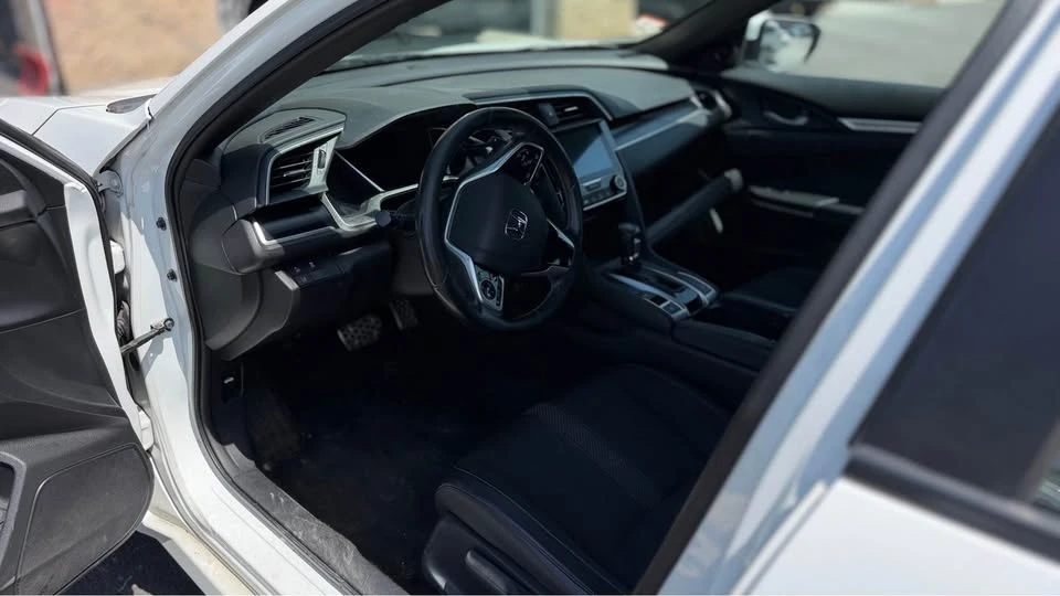 2019 Honda Civic 10th Gen - Image 5 of 12