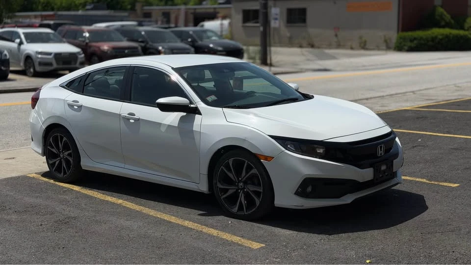 2019 Honda Civic 10th Gen - Image 3 of 12