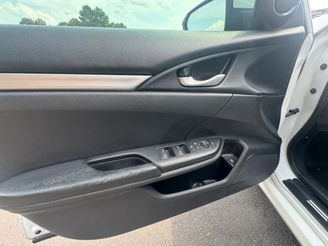 2019 Honda Civic 10th Gen - Image 18 of 26