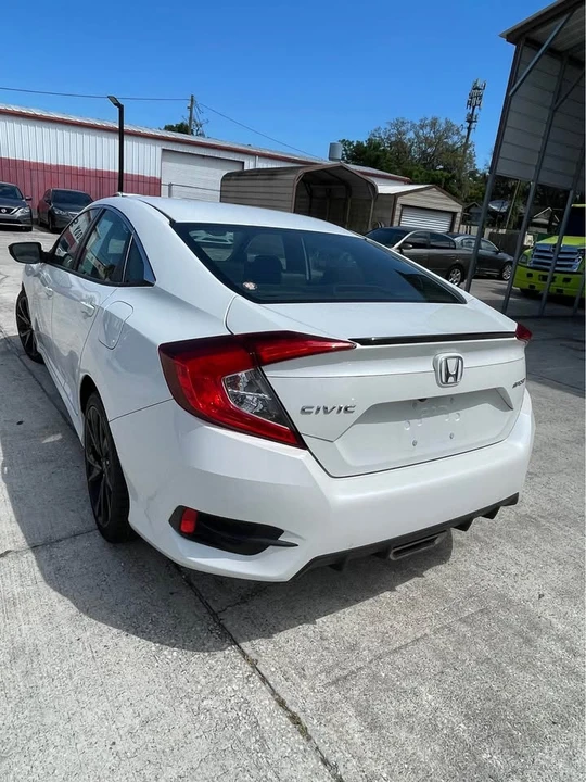 2019 Honda Civic 10th Gen - Image 7 of 9