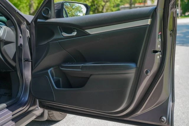 2019 Honda Civic 10th Gen - Image 20 of 28