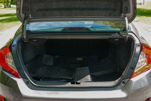 2019 Honda Civic 10th Gen - Image 27 of 28