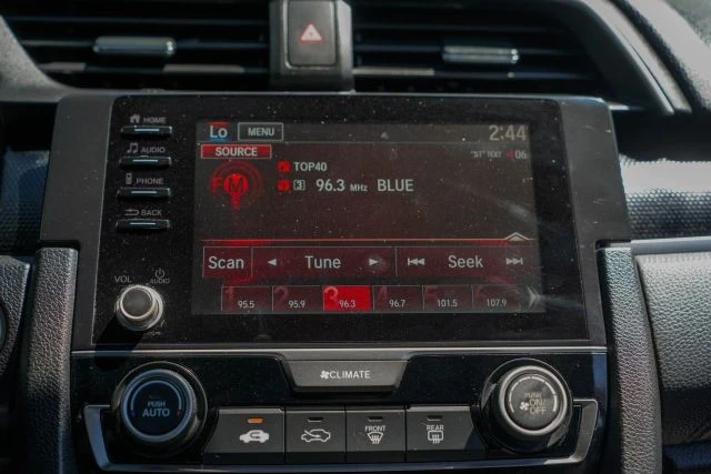 2019 Honda Civic 10th Gen - Image 17 of 28