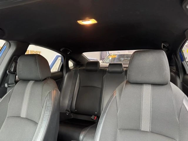 2019 Honda Civic 10th Gen - Image 21 of 31