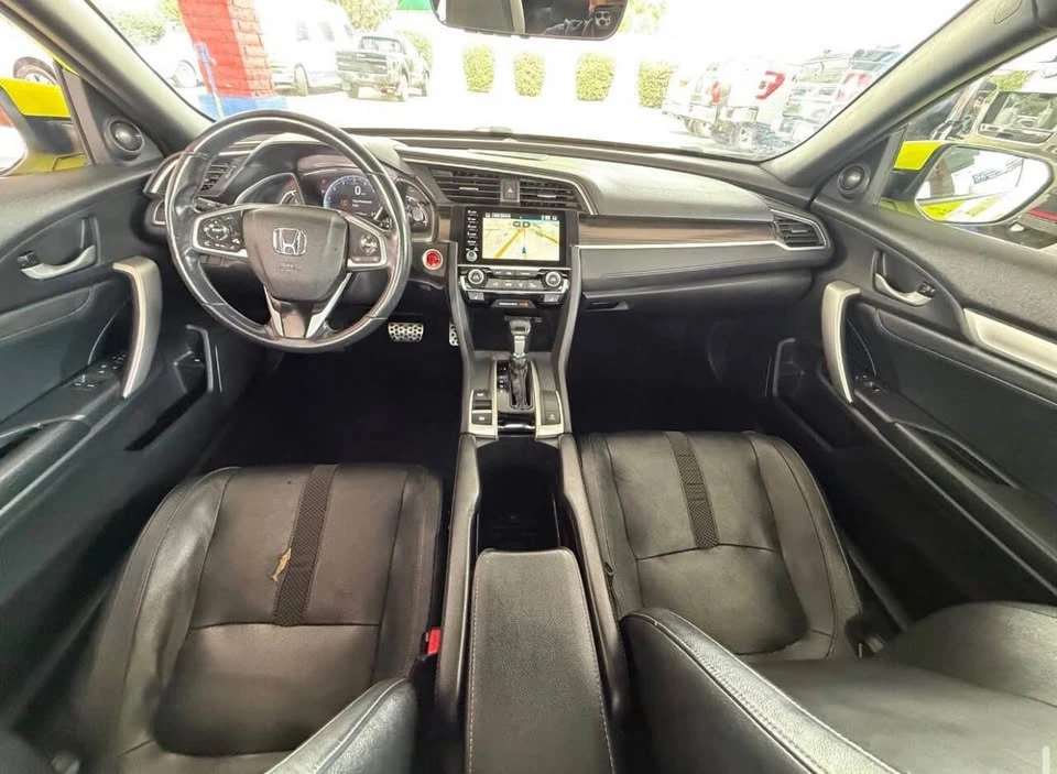 2019 Honda Civic 10th Gen - Image 13 of 18