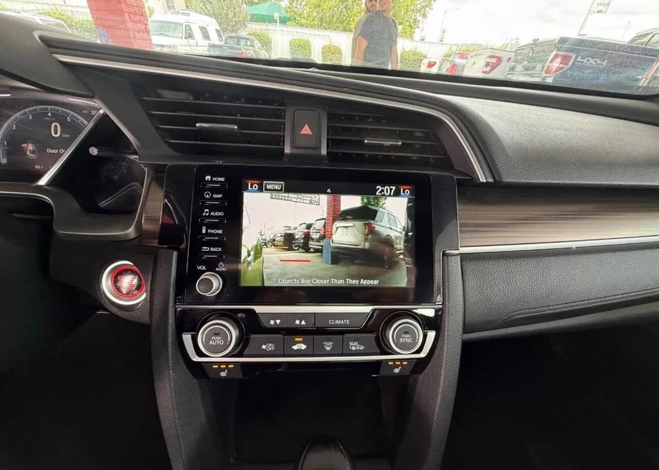 2019 Honda Civic 10th Gen - Image 16 of 18